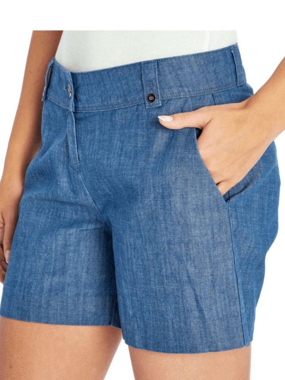 Isaac Mizrahi women’s tailored blue shorts